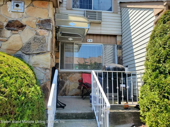 15 Tiger Ct, Staten Island, NY 10314