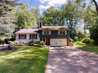 26513 Cranage Rd, Olmsted Falls, OH 44138