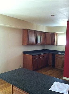 3rd image of 7805 Berg St