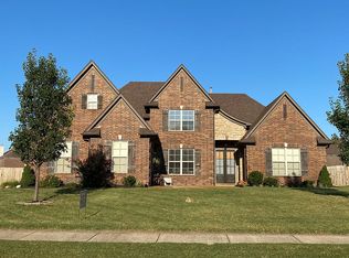 5585 Pinetree Loop E, Southaven, MS 38672