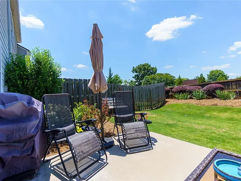 723 Woodstock Grove Dr — Photo 26