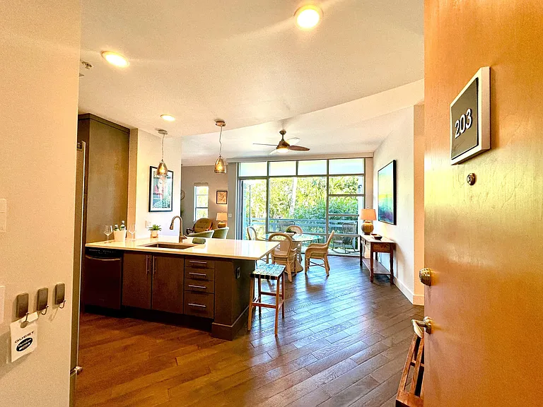 365 SE 6th Ave #203 — Photo 6