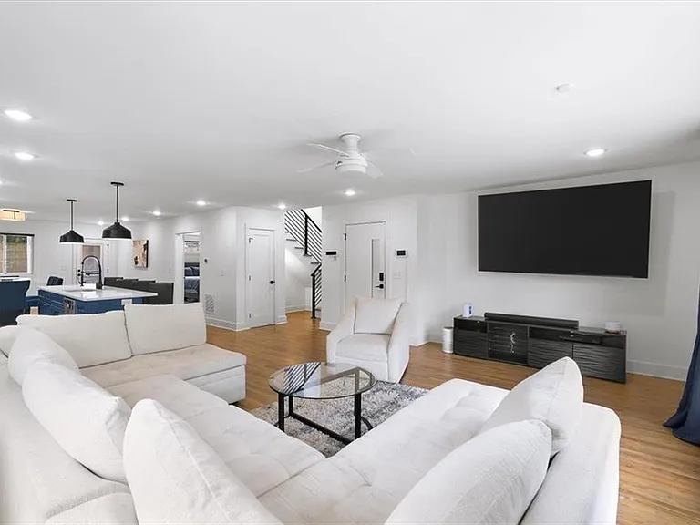 1846 Rogers Ave SW — Photo 4