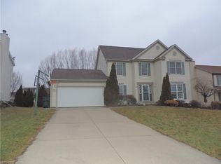 950 Longbrook Dr, Wadsworth, OH 44281