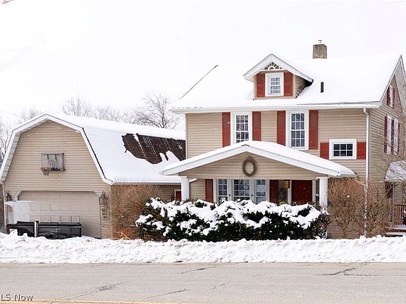 2nd image of 861 Cherry Rd NW