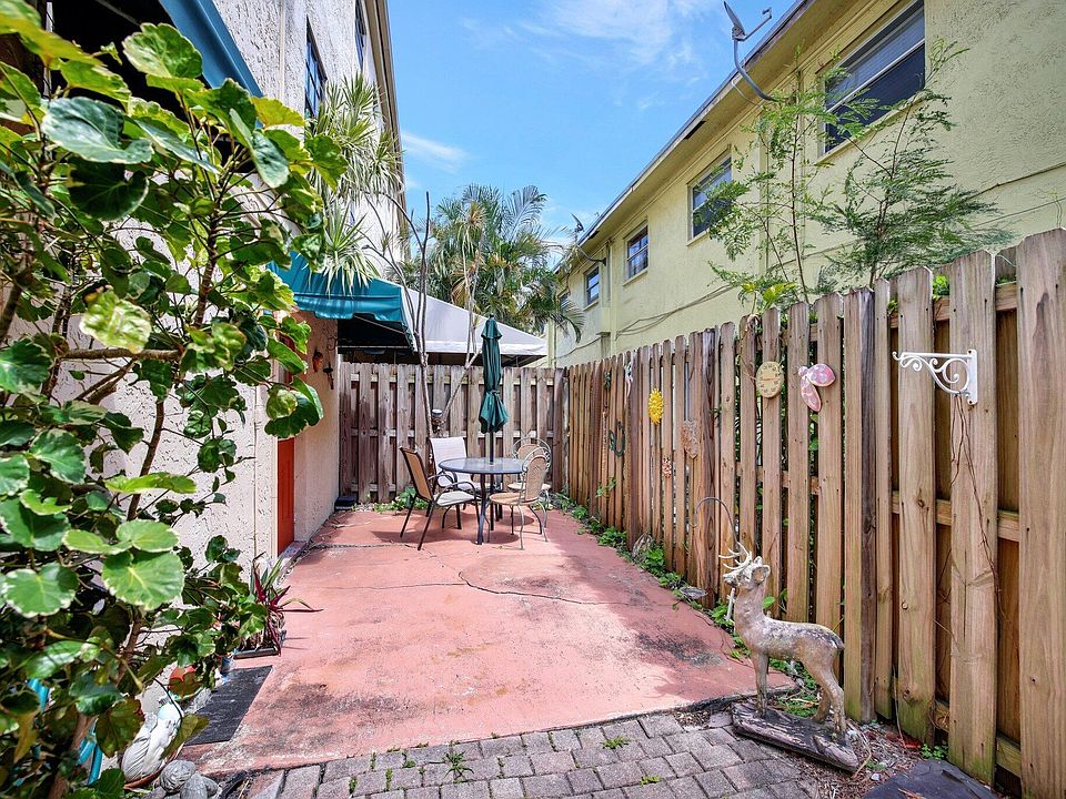 1st image of 620 NE 28th Street #105