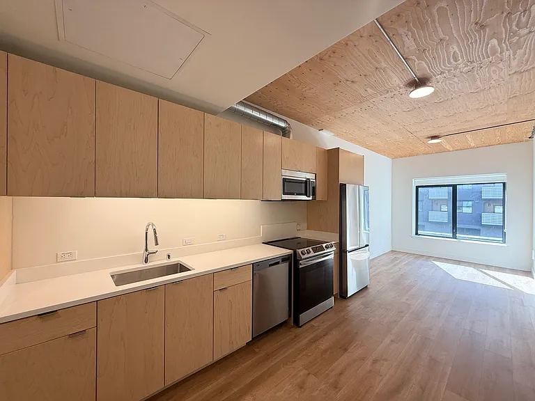 12th Street Apartments — Photo 29