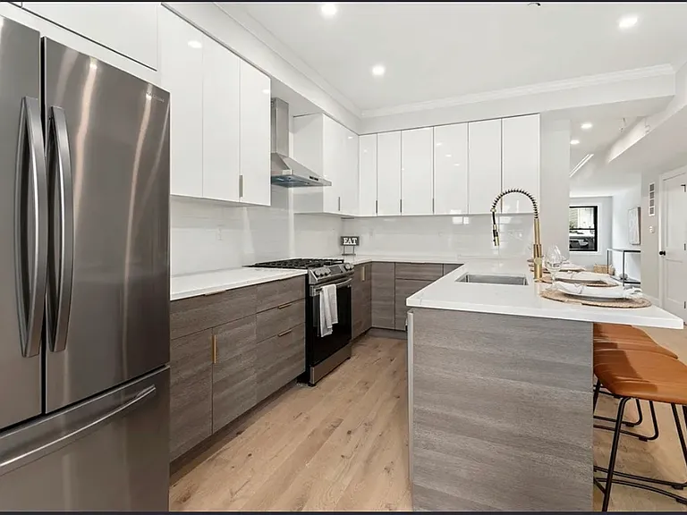140 Pearl St #A — Photo 4
