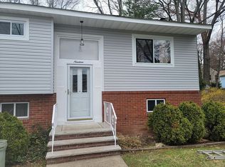 19 Barnsboro Rd, Parsippany, NJ 07054