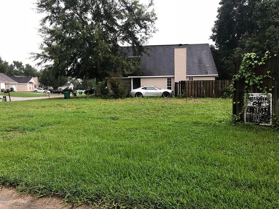 2nd image of 13409 Locust Hill Dr