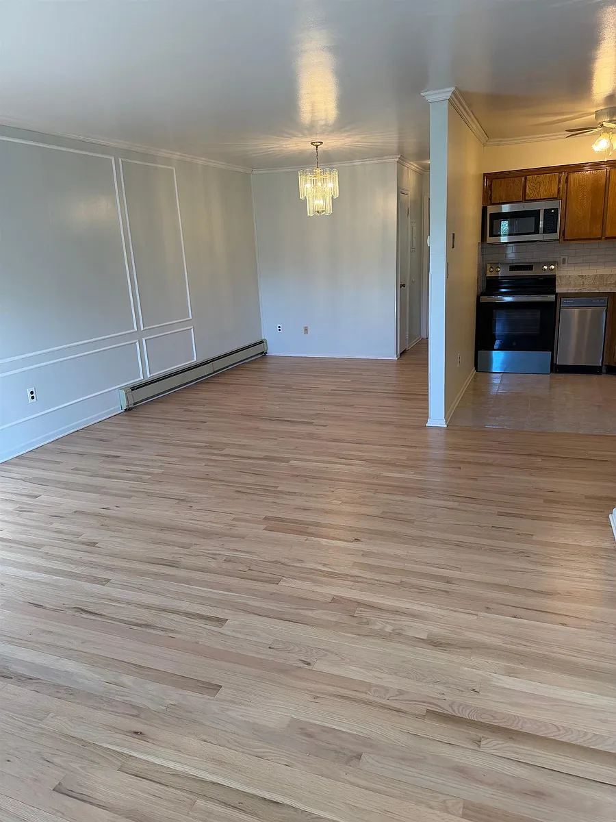 Building Photo - 729 10th St #3D