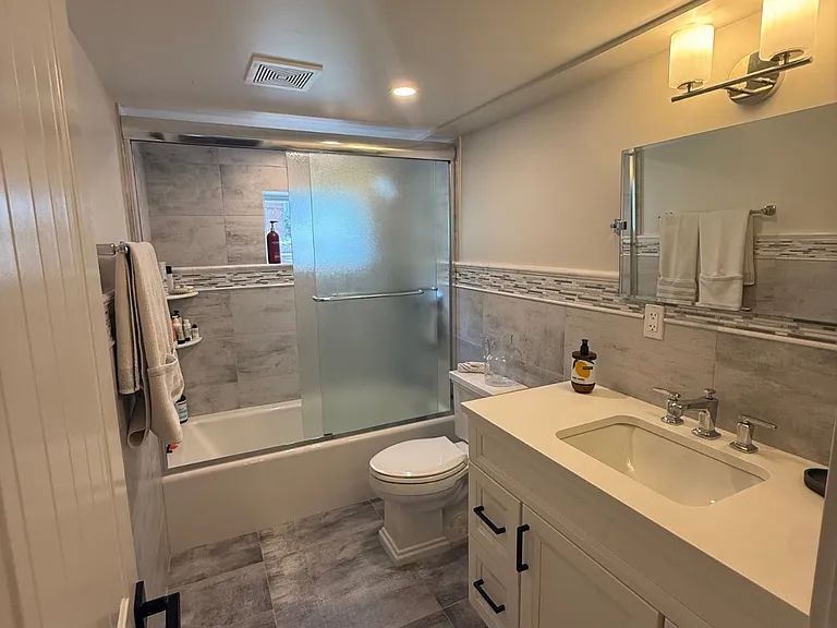19 Lorraine Dr — Photo 15