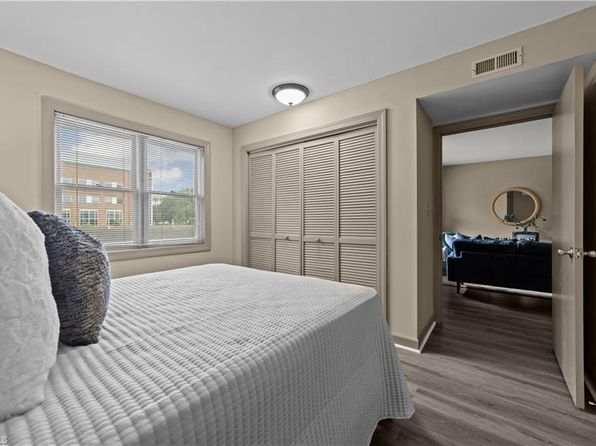 greensboro-north-carolina-2055675168 picture