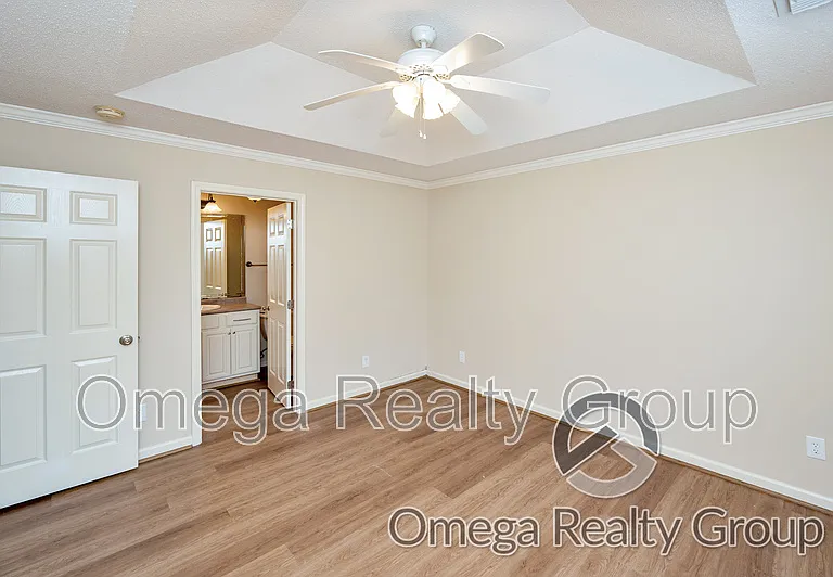 18488 Thoroughbred Dr — Photo 18