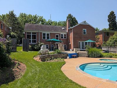 3917 Fessenden St NW, Washington, DC, 20016
