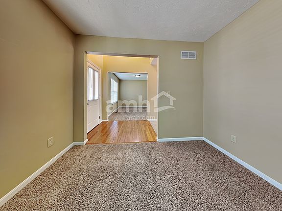 4th image of 998 Grandstone Ct