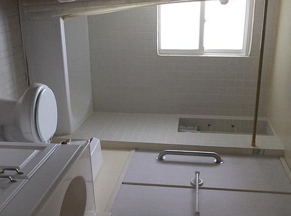 5th image of 460 Snyder Ave