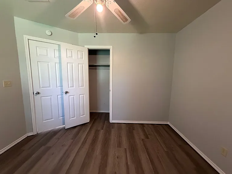 205 S Meadow Ln — Photo 16