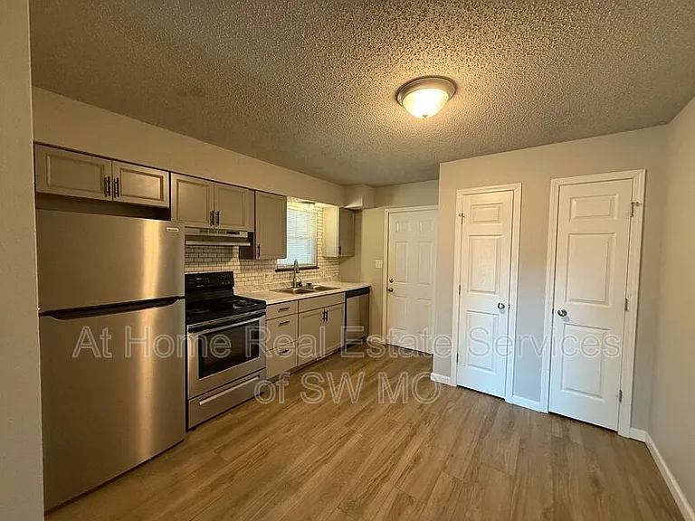 3508 S Farm Road 135 #D — Photo 3