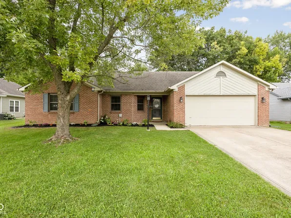 854 Ellington Cir, Greenwood, IN 46143