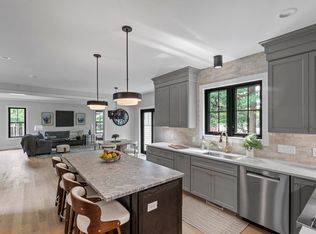 11 Avon Ln, Natick, MA 01760