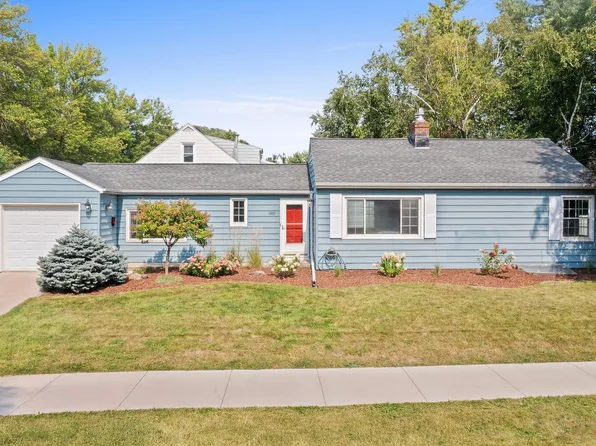 1003 10th St NE, Rochester, MN 55906