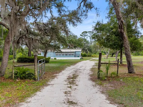 597 SE 633rd St, Old Town, FL 32680