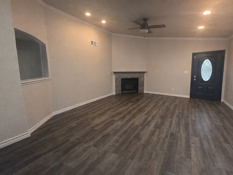 2307 Lago Trl — Photo 8