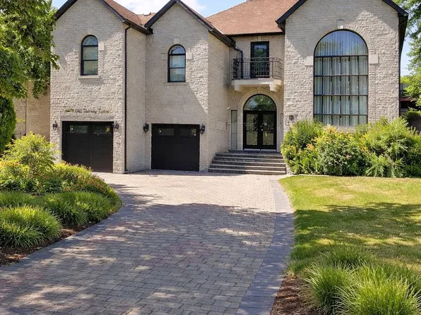 126 Old Surrey Ln, Richmond Hill, ON L4C 8S6