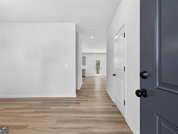 2nd image of 703 Sinclair Ln