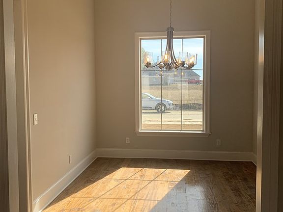 4th image of 437 Araglen Dr