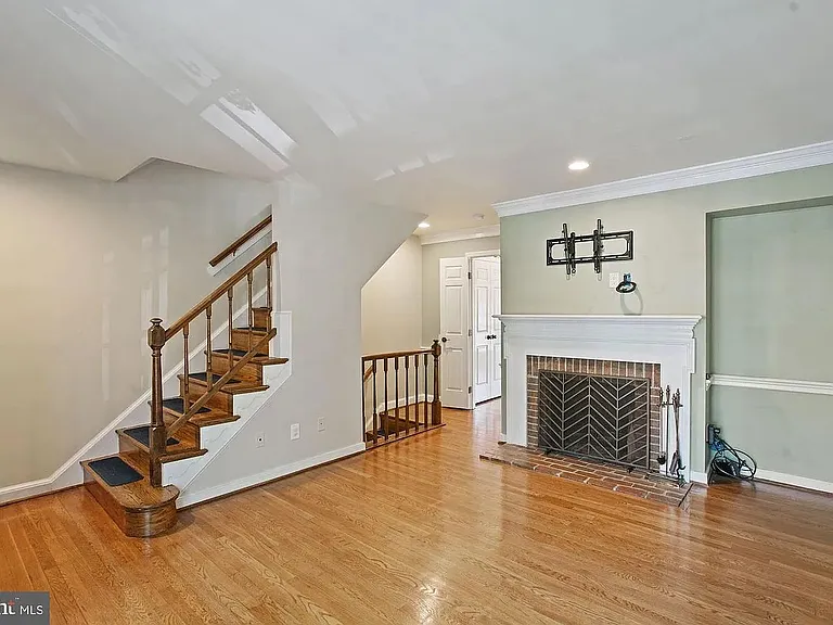 1225 Michigan Ct — Photo 5