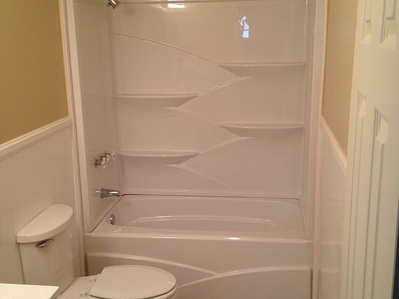 4th image of 197 E Adams St