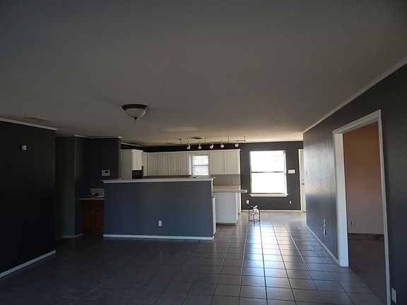 4th image of 905 N Georgia Ave
