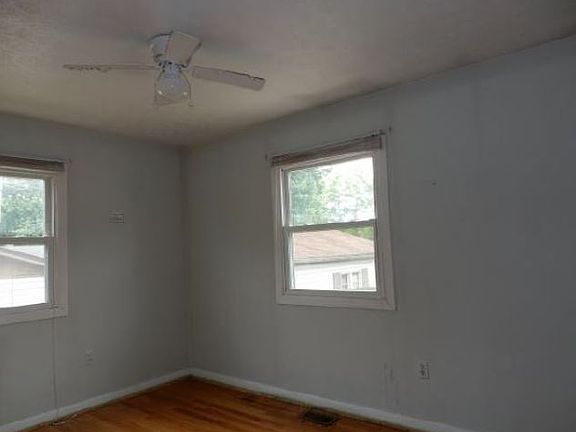 4th image of 3117 Sudbury Dr
