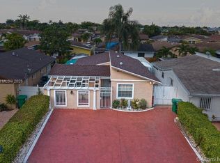 10552 SW 21st Ln, Miami, FL 33165