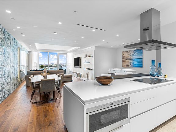 5th image of 100 S Pointe Dr #1102/03