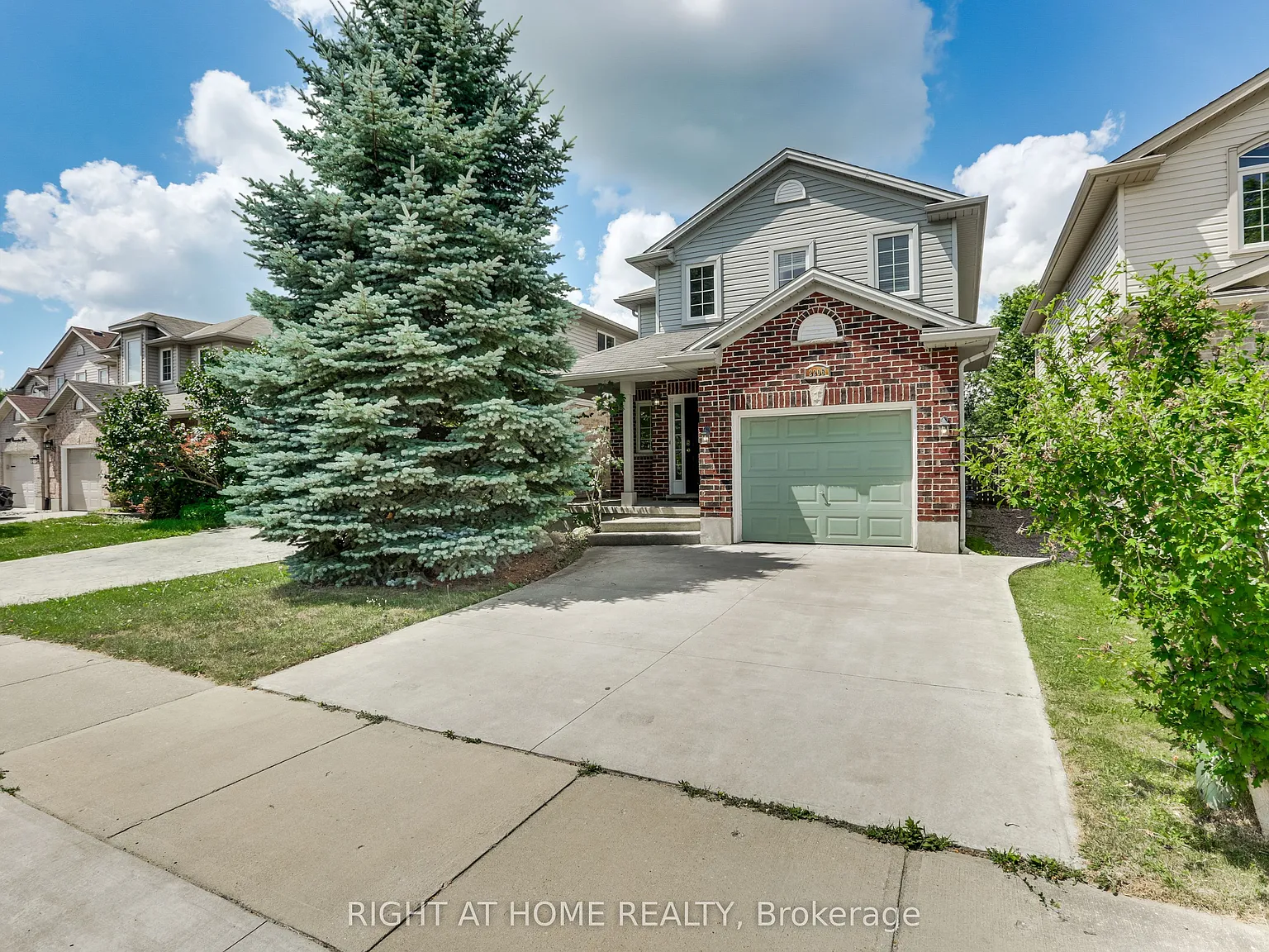 3 bed, $2,850 — Photo 2