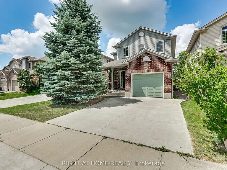 2206 Coronation Dr — Photo 2