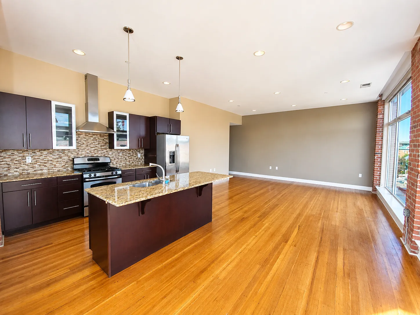 2 bed, 1200 sqft, $3,599 — Photo 1