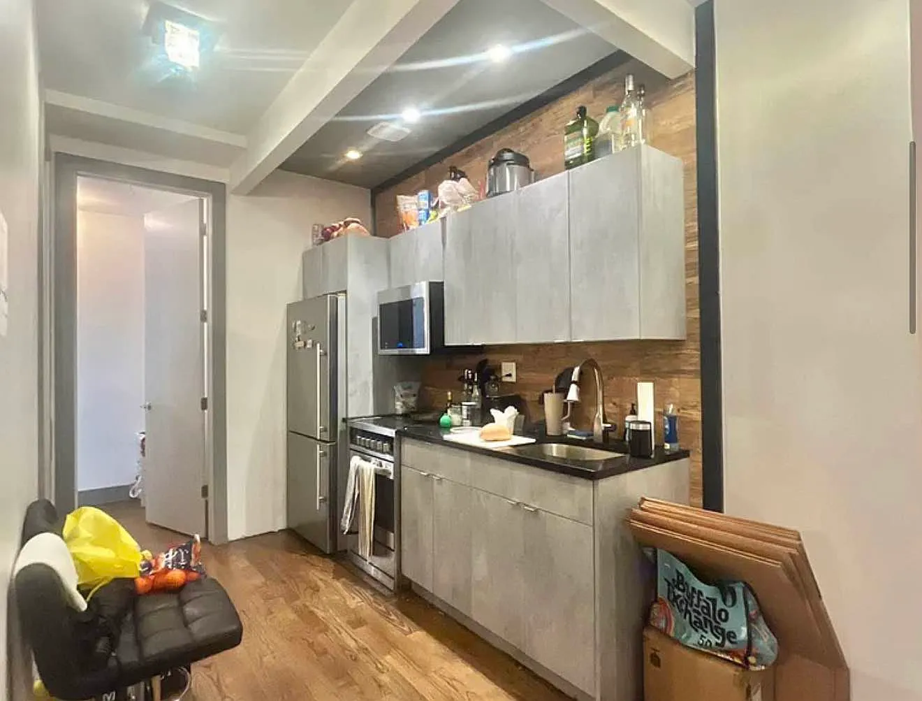376 Graham Avenue — Photo 3
