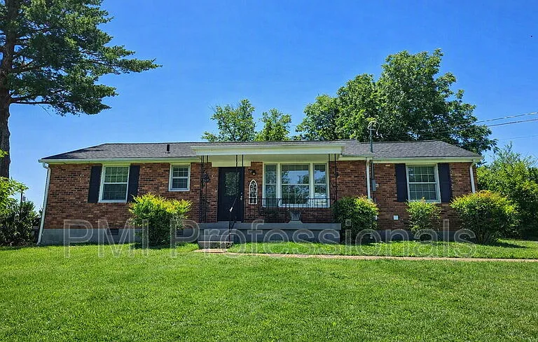 218 Walcott Dr — Photo 1