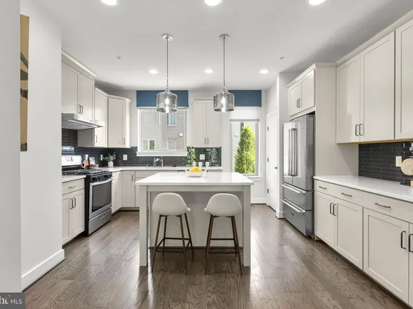 820 Thompson Cres Unit 26, Rockville, MD 20852