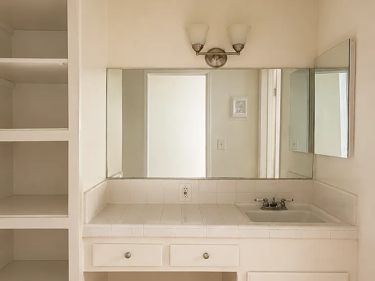 432 S Manhattan Pl #6 — Photo 7