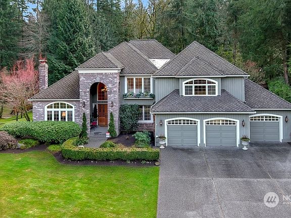 3668* sq ft on a .84 acre lot.>