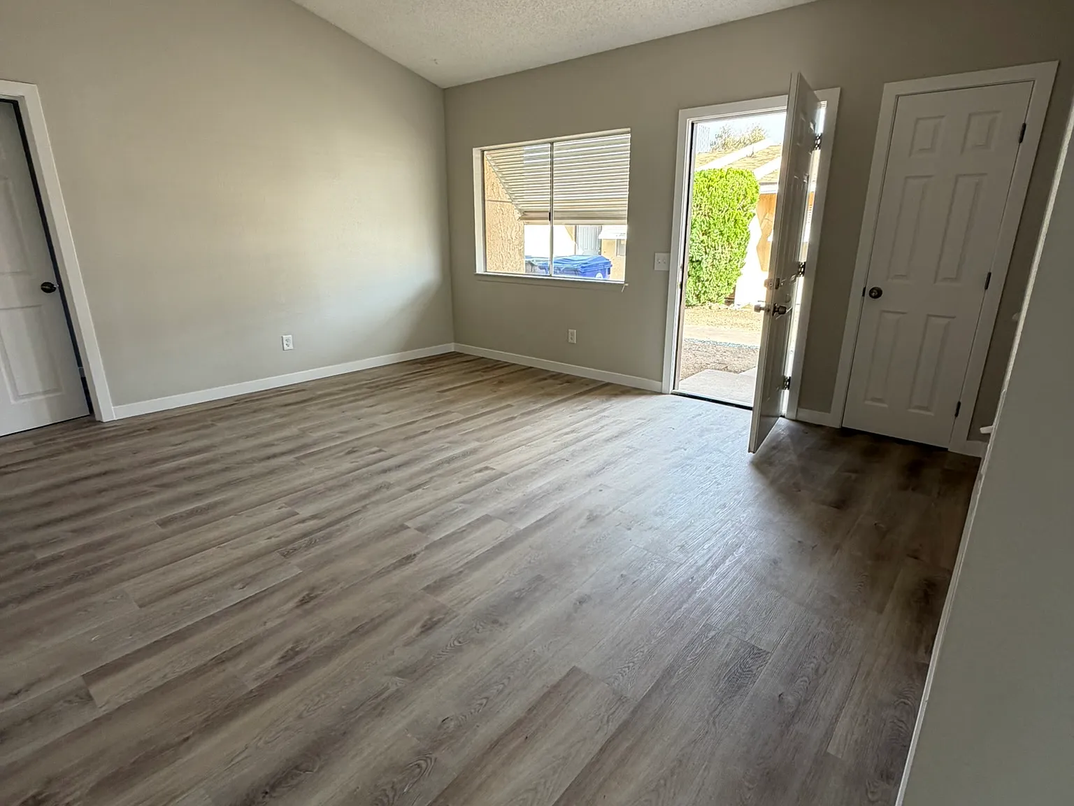 2 bed, 1050 sqft, $1,495 — Photo 3