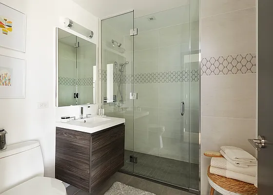 Rented by Aura Management | media 19