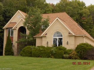 9465 Airlane Dr, Macedonia, OH 44056