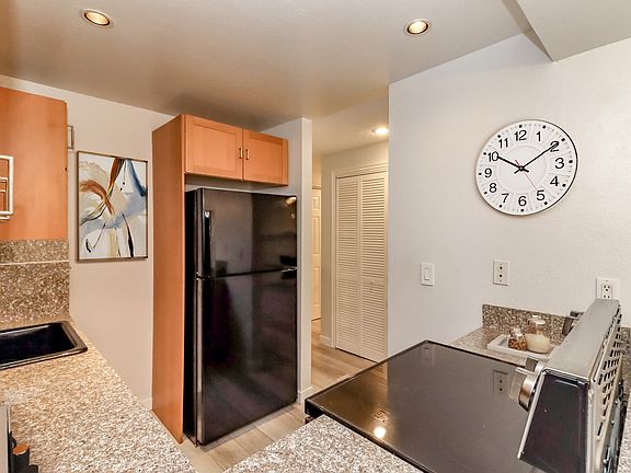 3rd image of 12726 NE 116th Ln APT E10