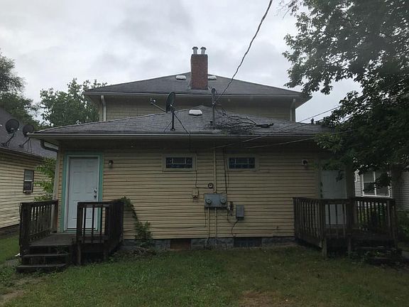3rd image of 2951 N Winthrop Ave